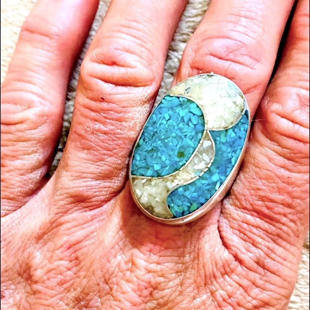 Vintage Navajo 50’s Sterling HEAVY Genuine Turquoise & White Quartz Ring